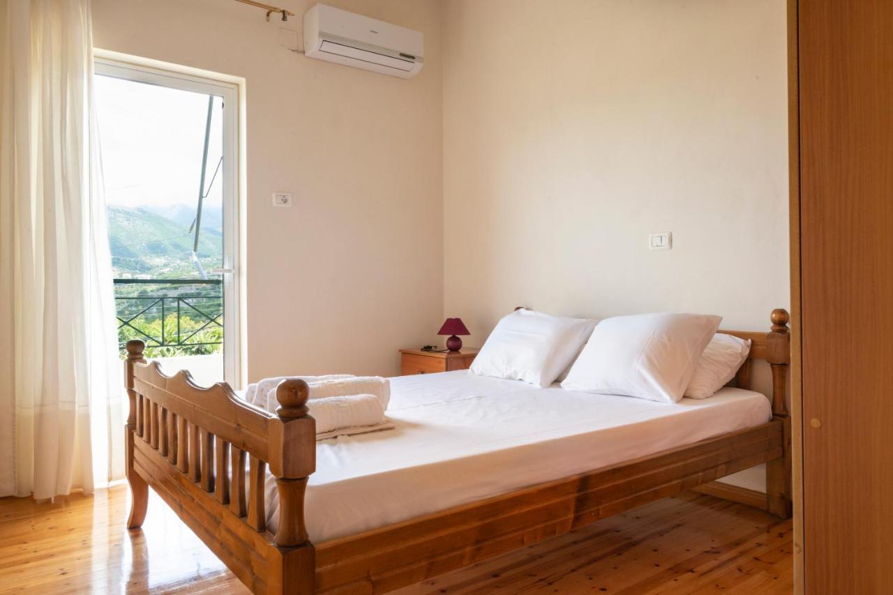 Janakis Apartments Himare Exterior photo