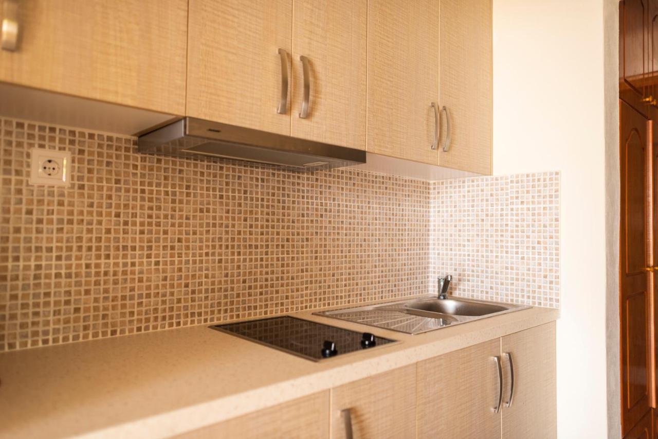 Janakis Apartments Himare Exterior photo
